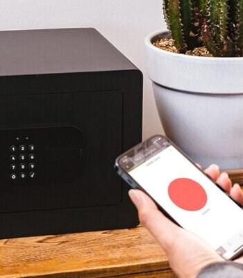 Fritstående Værdiskab Yale Smart Safe Yss 250 Eb1 Sort