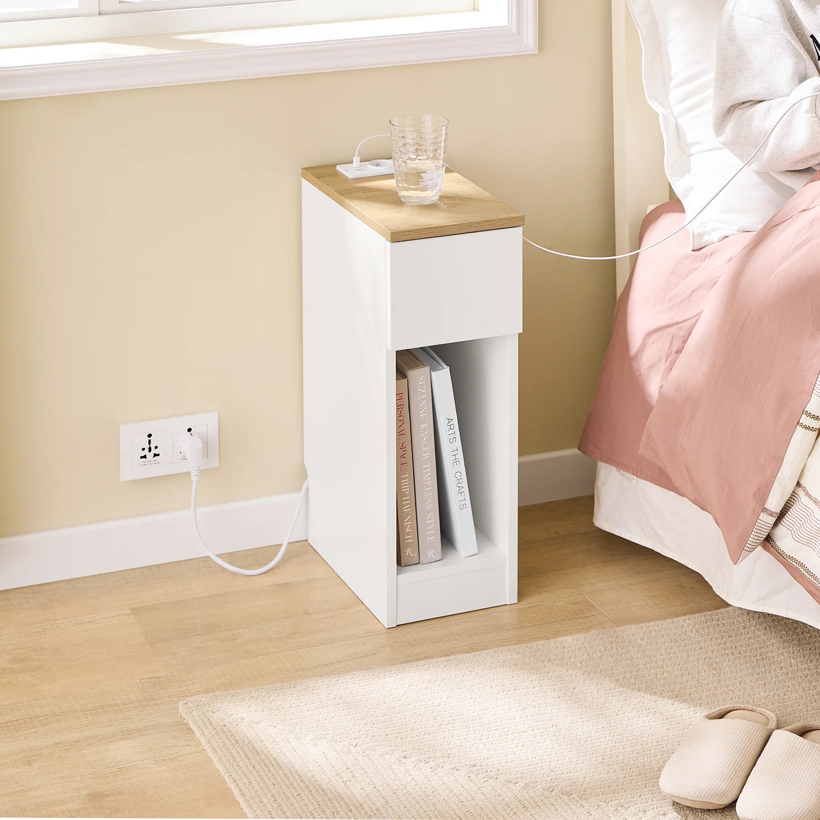 Pladsbesparende Sengebord Skandi Stil B20 D35 H60